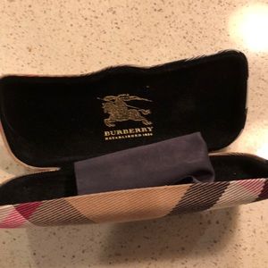 Burberry Accessories - Authentic Burberry Plaid Sunglasses Case Burberry Accessories - Authentic Burberry Plaid Sunglasses Case